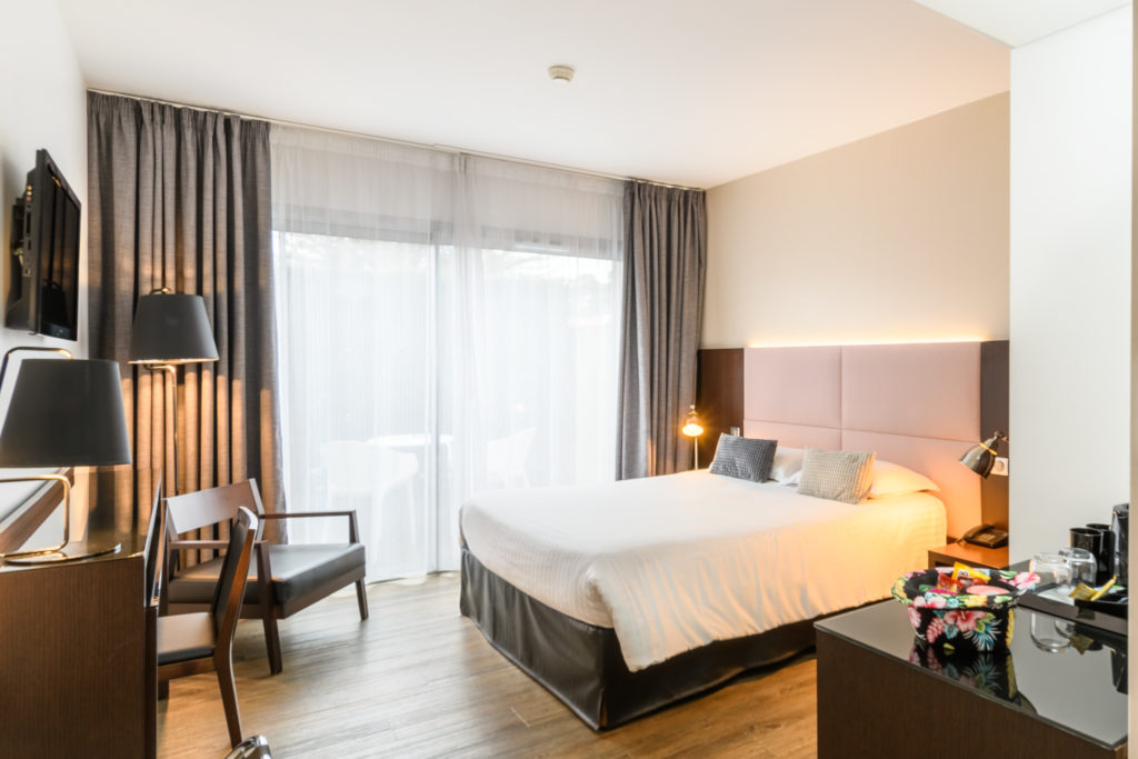 chambre pmr terrasse hype hotel