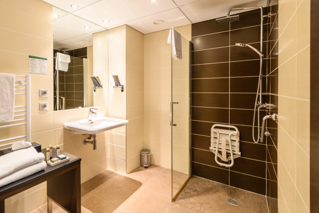 douche pmr biscarrosse